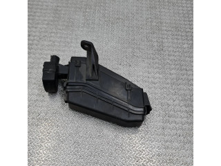   Pojistková skříňka 8266253030, 8500523030   Lexus  200-300 2003