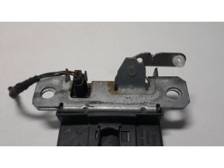 Замок задней крышки