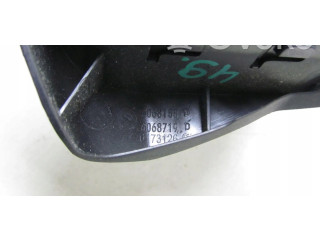 Подушка безопасности водителя 8200968357   Renault Trafic II (X83)