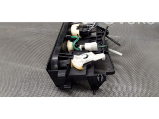 Блок управления климат-контролем Mitsubishi Space Wagon