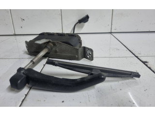 Моторчик стеклоочистителя 8620953, 0390206217 Volvo S80