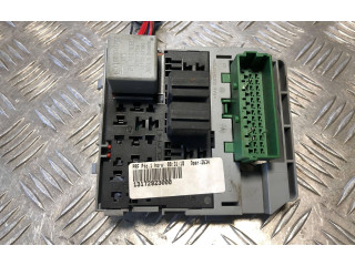 Блок предохранителей 13172923000   Opel Meriva A    