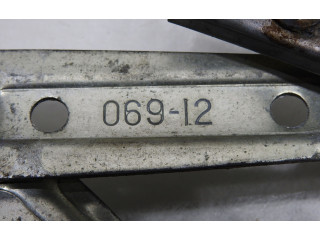 Ручка стеклоочистителей Mitsubishi Carisma