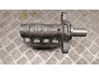 Расширительный бачок тормозной жидкости