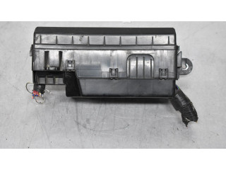 Блок предохранителей Mitsubishi L200