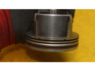  Поршень с шатуном    Volkswagen Golf VI  