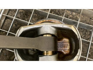 Píst Dodge RAM pro benzínový motor 5.7 EZH