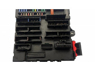 Блок предохранителей 13205774, 519162002 Opel Vectra C