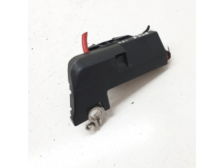 Плюсовый провод (аккумулятора)