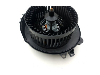 Вентилятор печки 5WC819015A Volkswagen Golf VIII