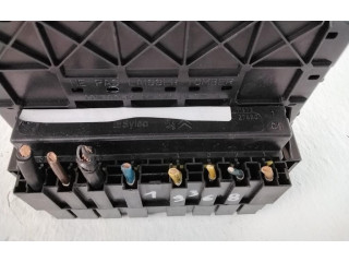 Pojistková skříňka 8HZ Peugeot 1007 2006