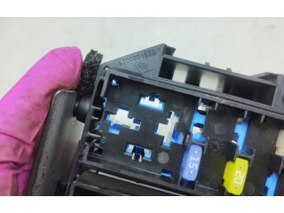 Блок предохранителей  8200003634, 8200003634   Renault Clio III    