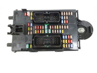 Блок предохранителей 32209198   Volvo S60    