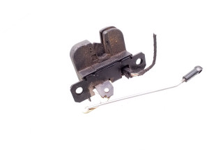 Zámek zadních dveří 2K0827506A Volkswagen Caddy 2006