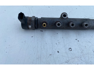 Топливная рампа 31259011   Volvo V70  