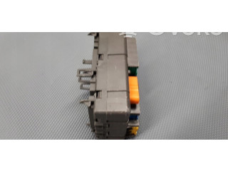 Блок предохранителей Peugeot 306