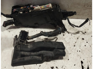 Pojistková skříňka Toyota iQ 2010