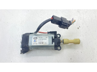 Электрический двигатель для регулировки положения руля