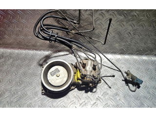 Топливная рампа 0438121011, 026133353 Audi 80 90 B3