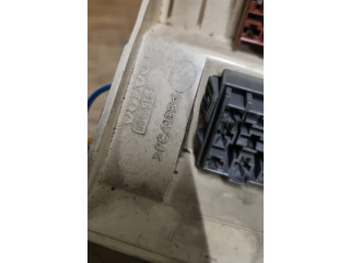 Блок предохранителей  6849814   Volvo S70  V70  V70 XC    