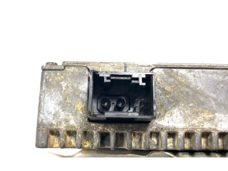 Радио/ проигрыватель CD/DVD / навигация