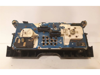 Přístrojová deska Audi 80 90 B2 1983 81117332