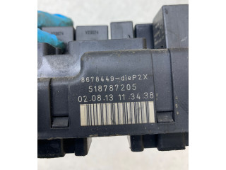 Блок предохранителей 8678449, 518787205 Volvo V70