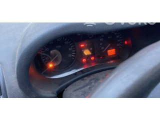 Спидометр (приборный щиток) 8200261119 Renault Clio II