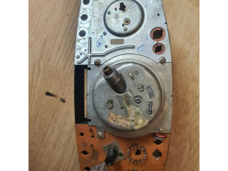 Панель приборов 87001050   Mercedes-Benz W123       