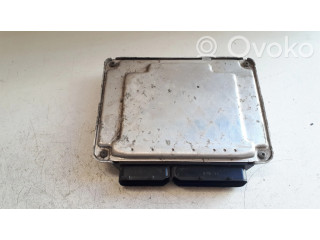 Řídící jednotka 045906019CJ, 0281013180 Skoda Praktik (5J8) 2007