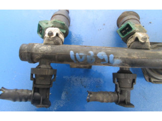 Топливная рампа 7700868573D, 7700868573D Renault Clio II для двигателя ---