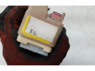 Pojistková skříňka 0E09-0551, 0E09-0551 Mazda 626 2001