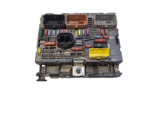 Блок предохранителей 9667044980   Peugeot 5008    