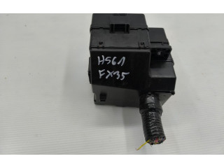 Pojistková skříňka Infiniti FX 2012