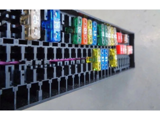   Pojistková skříňka    Volkswagen Tiguan 2008