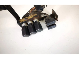 Ящик предохранителей (комплект) Mitsubishi Pajero Sport I  1996 - 2008 года       