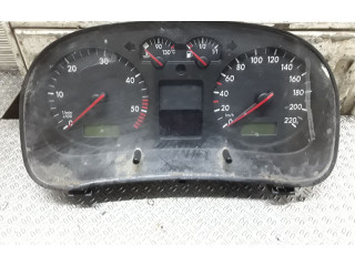 Панель приборов 1J0920821B   Volkswagen Bora       