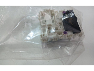 Pojistková skříňka P6120960 Suzuki Swift II 2011