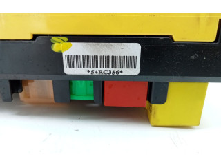 Блок предохранителей  9804848580   Peugeot 2008 I    