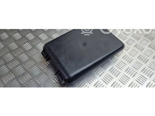 Pojistková skříňka 8D0927355A, 8D0927613 Volkswagen PASSAT B5.5 2002