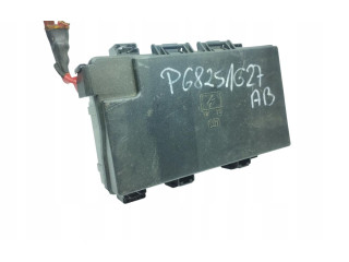 Блок предохранителей P68251627AB Jeep Grand Cherokee