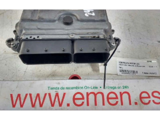 Блок управления двигателя 8667577   Volvo V50