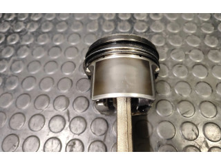 Поршень с шатуном B4XT Subaru Outback