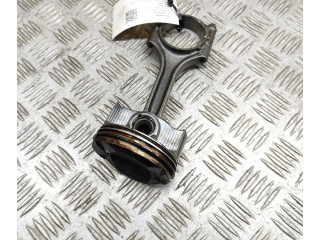 Поршень B 4204 T47 31401957, 32298424 Volvo XC40