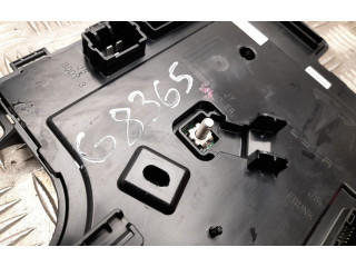 Блок комфорта 107867300L, G8365 Tesla Model 3