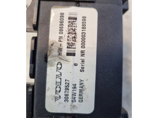 Блок предохранителей 30679527, 08696098 Volvo V70