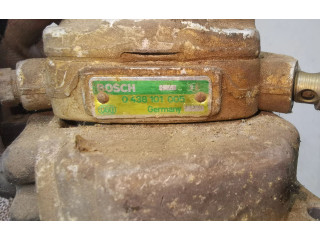 Топливная рампа 0438121011, 026133353 Audi 80 90 B3