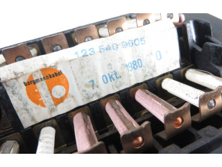 Блок предохранителей  1235400082, 1235400082   Mercedes-Benz W123    