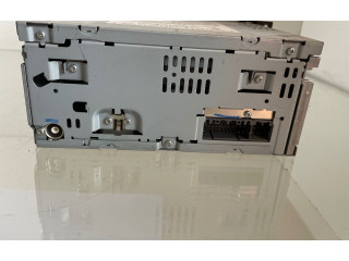 Радио/ проигрыватель CD/DVD / навигация