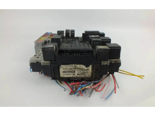 Блок предохранителей  8676286   Volvo V70    